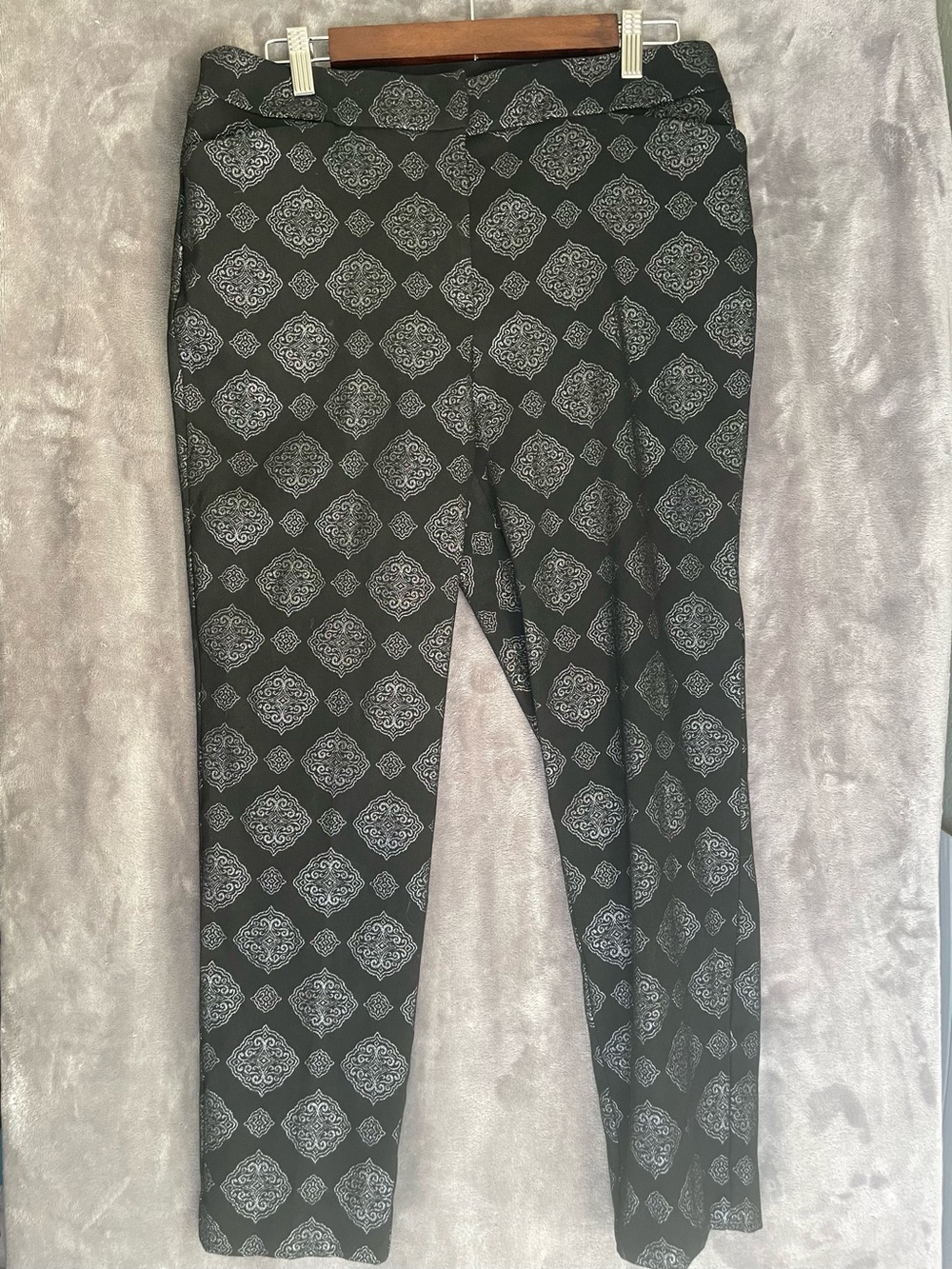 Liz Claiborne Black Pants with Silver Medallion Pattern